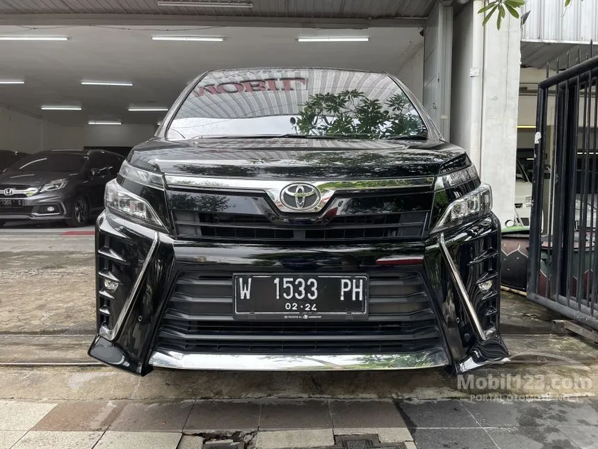 2018 Toyota Voxy R80 Wagon