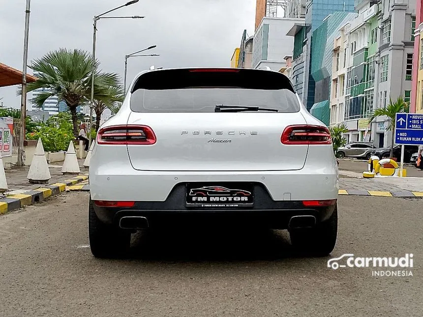 2016 Porsche Macan SUV