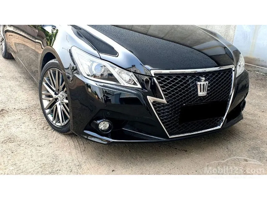 2013 Toyota Crown G Athlete Sedan