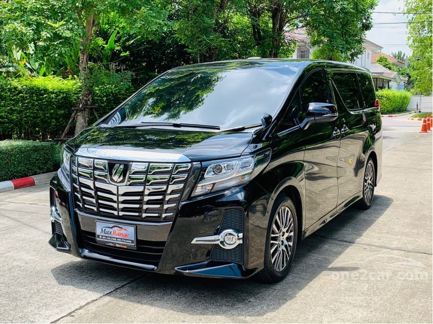 Toyota alphard 2017 года