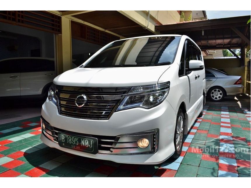 Nissan serena 2015