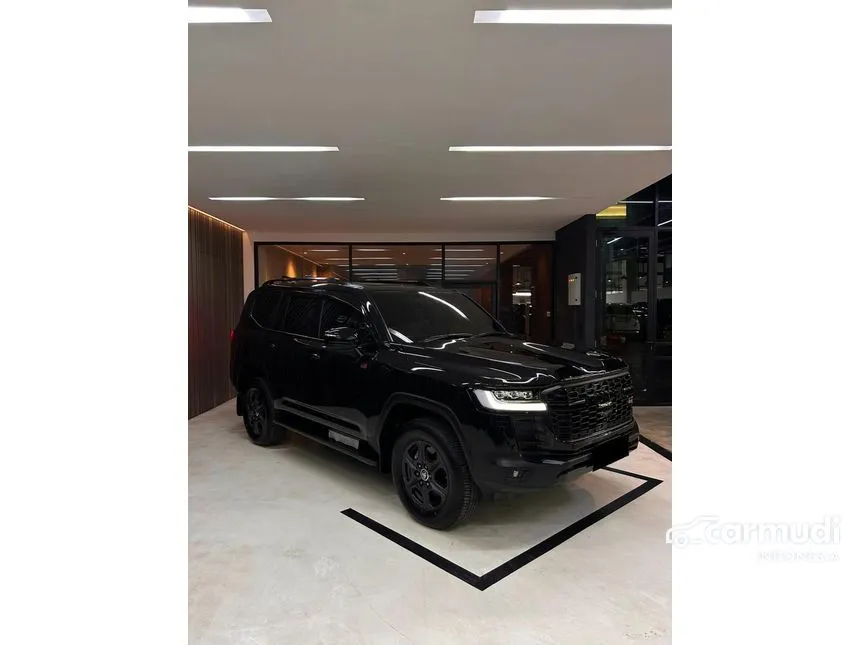 2023 Toyota Land Cruiser 300 GR-S (Premium Colour) SUV