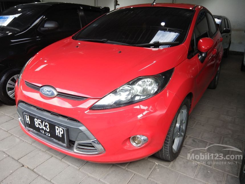  Jual  Mobil  Ford  Fiesta  2013 Sport 1 6 di Jawa  Tengah  