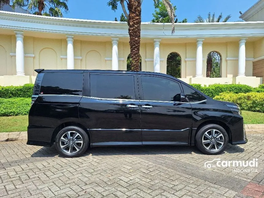 2018 Toyota Voxy Wagon