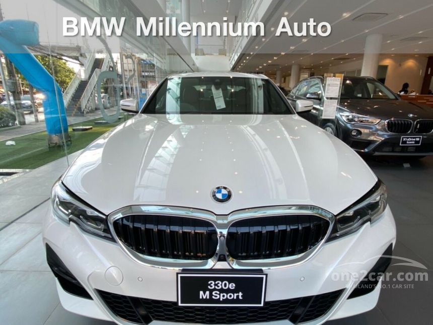 Bmw 330e sport deals 2020