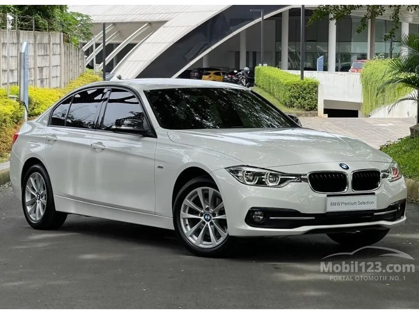 Jual Mobil BMW 320i 2018 Sport 2.0 di DKI Jakarta Automatic Sedan Putih Rp 475.000.000