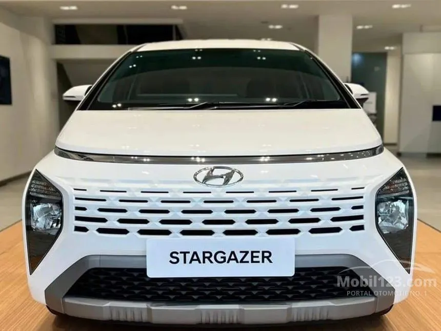 Jual Mobil Hyundai Stargazer 2023 Trend 1.5 di Banten Automatic Wagon Putih Rp 260.000.000