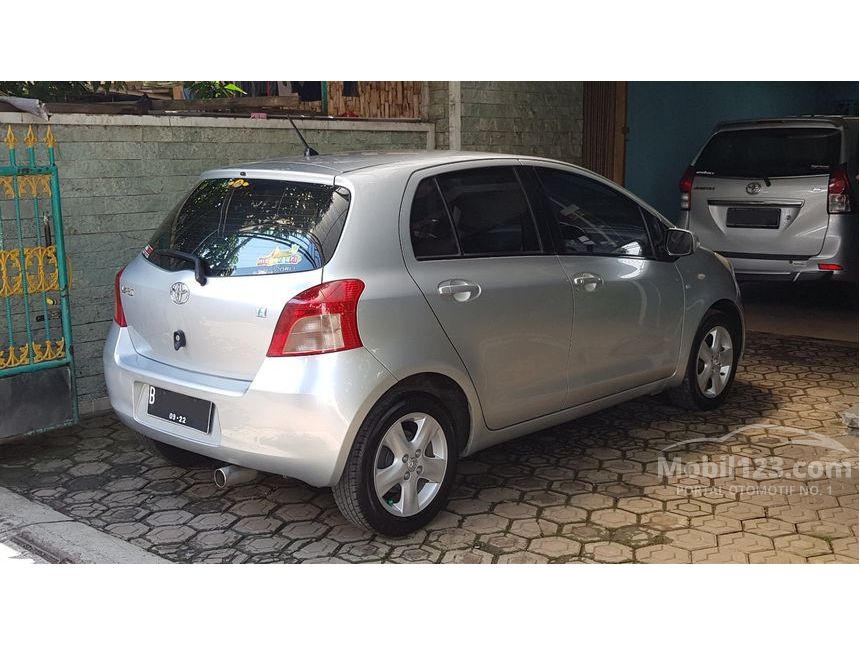 2007 Toyota Yaris E Hatchback