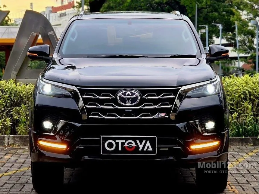 2023 Toyota Fortuner GR Sport 4X2 SUV