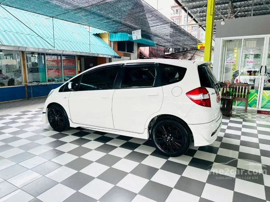 2012 Honda JAZZ V Hatchback