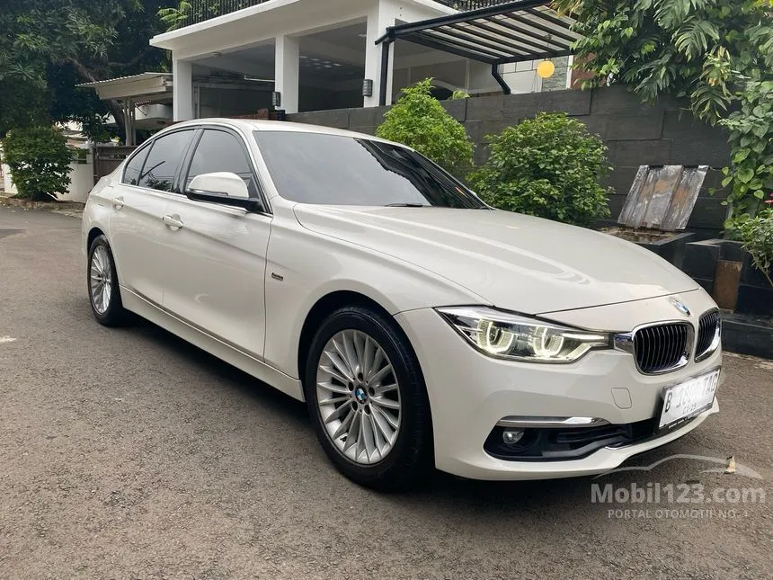 Jual Mobil BMW 320i 2018 Luxury 2.0 di DKI Jakarta Automatic Sedan Putih Rp 449.000.000