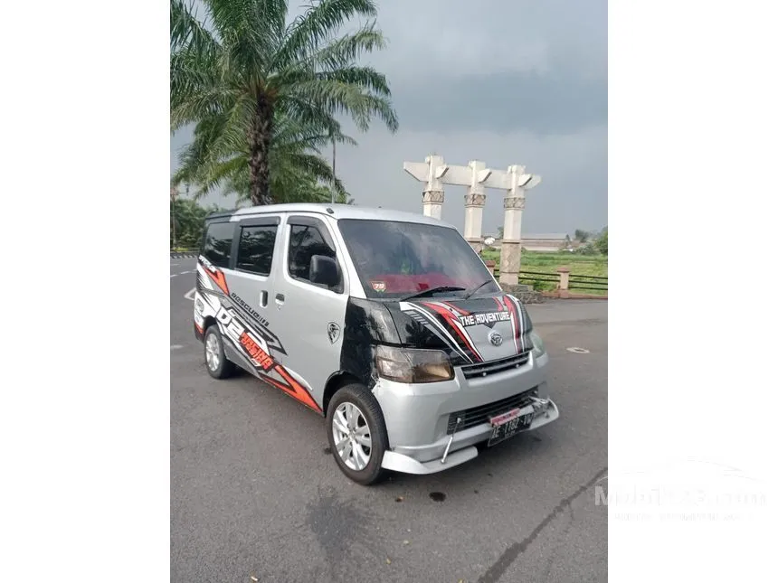 2010 Daihatsu Gran Max Mini Bus D Van