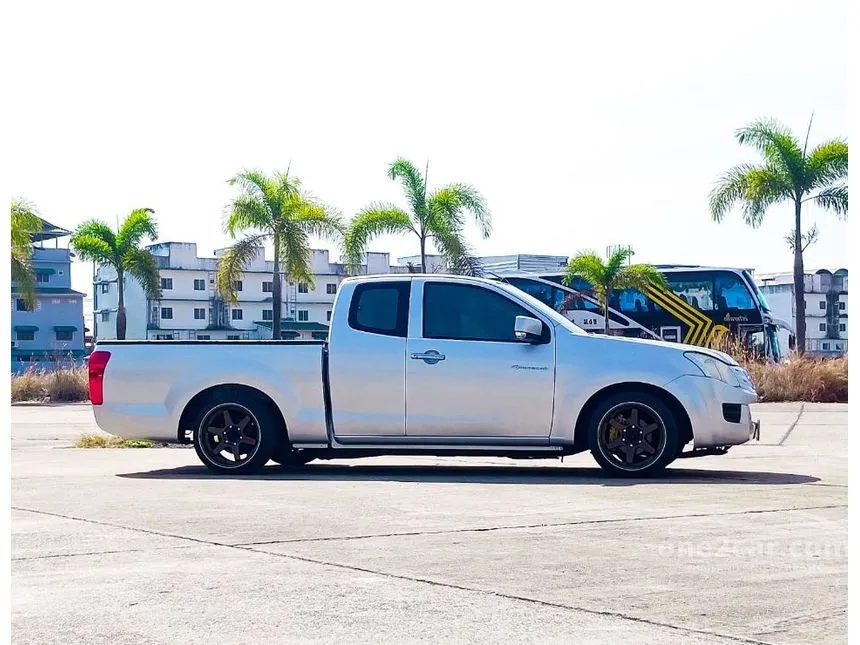 2011 Isuzu D-MAX L Space Cab Pickup