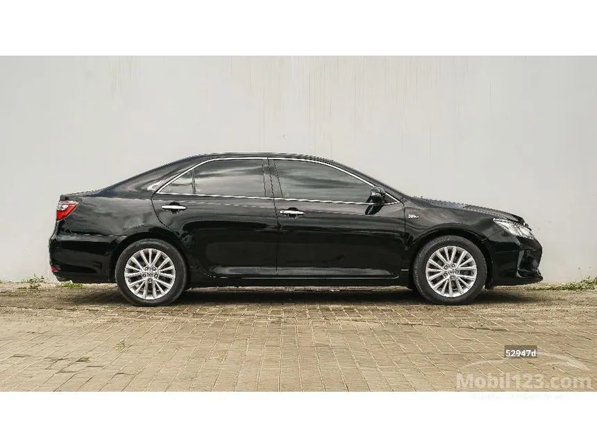 2015 Toyota Camry V Sedan