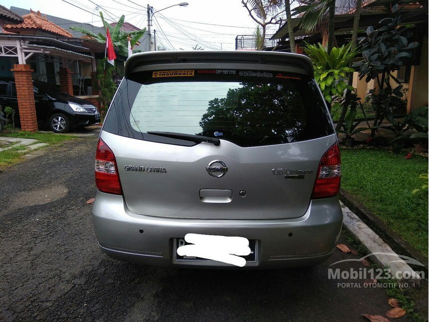 Jual Mobil Nissan Grand Livina 2010 Ultimate 1.5 di Banten 