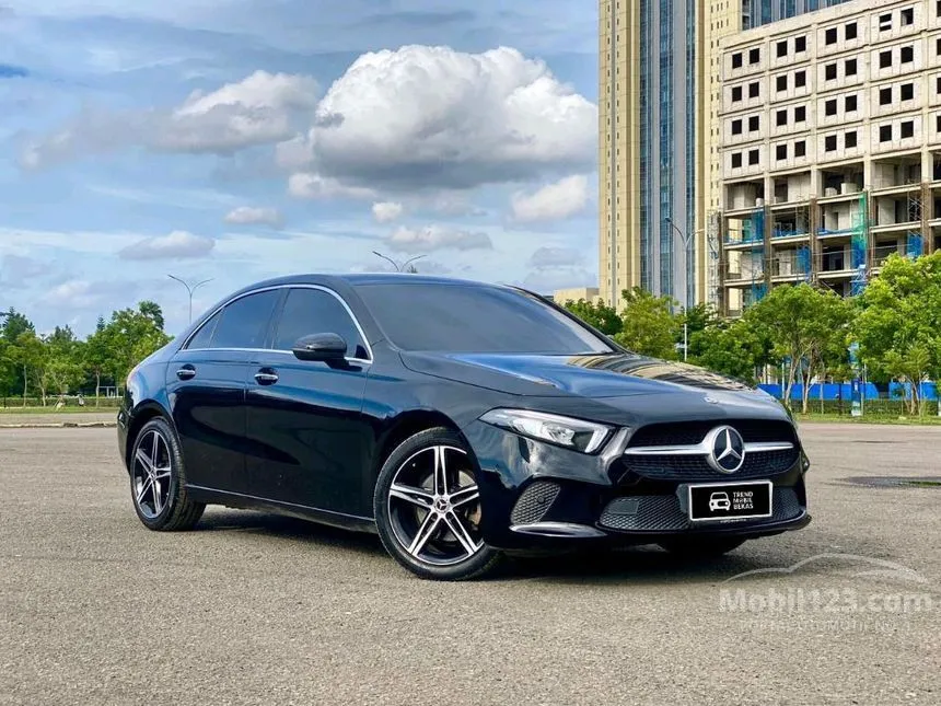 2022 Mercedes-Benz A200 progressive line Sedan