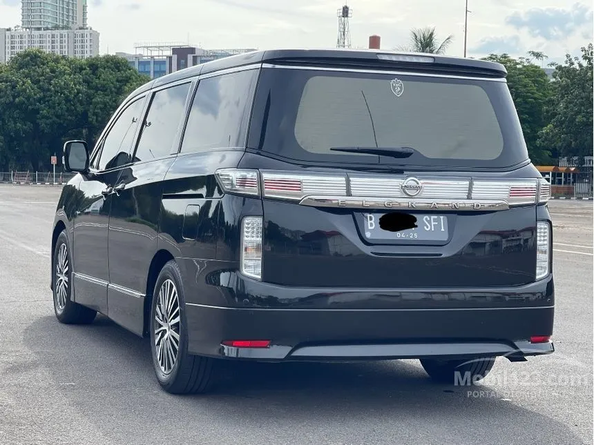 2014 Nissan Elgrand Highway Star MPV