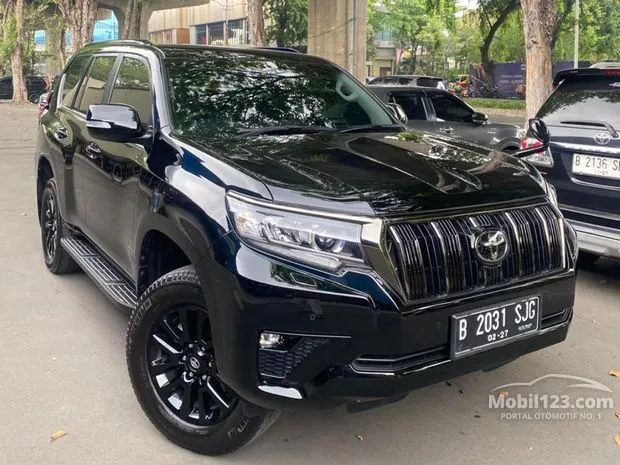 Jual Toyota Land Cruiser Prado TX Matte Black Edition Bekas di