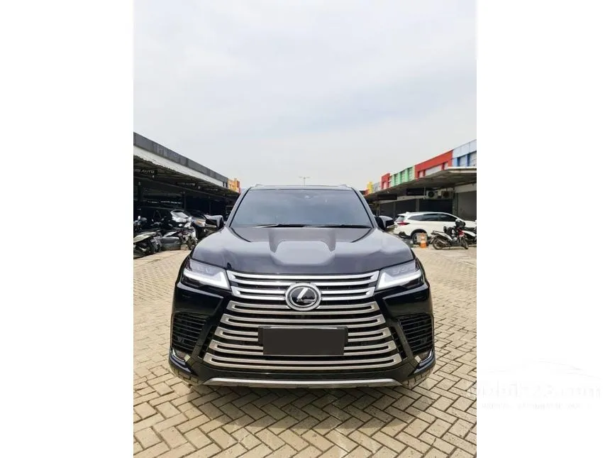 2022 Lexus LX600 VIP Wagon