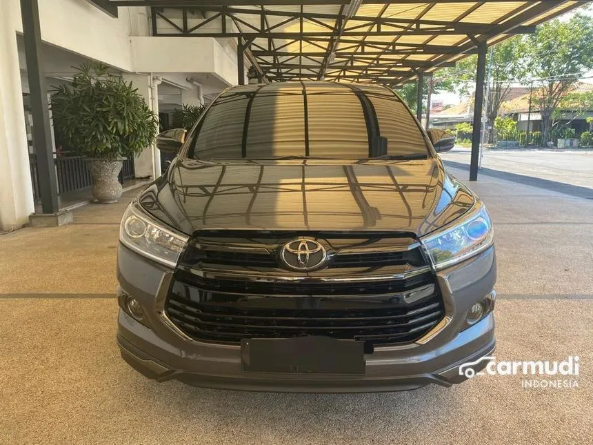 Jual Mobil Toyota Innova Venturer 2019 2.0 di Jawa Timur Automatic Wagon Abu