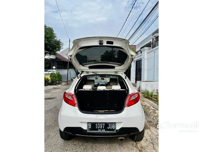 2011 Mazda 2 R Hatchback