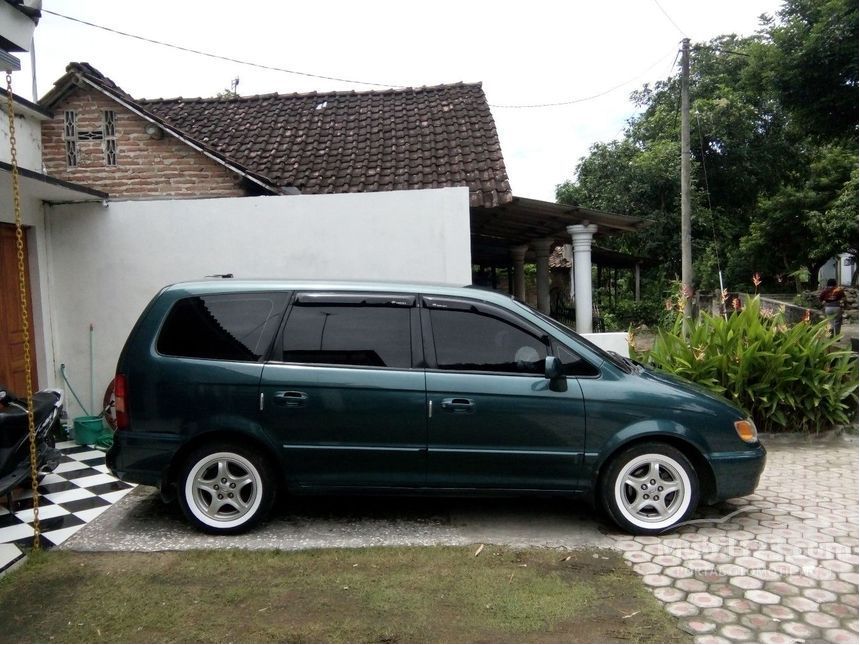 Jual Mobil  Hyundai  Trajet  2000 GLS 2 0 di Jawa Timur 