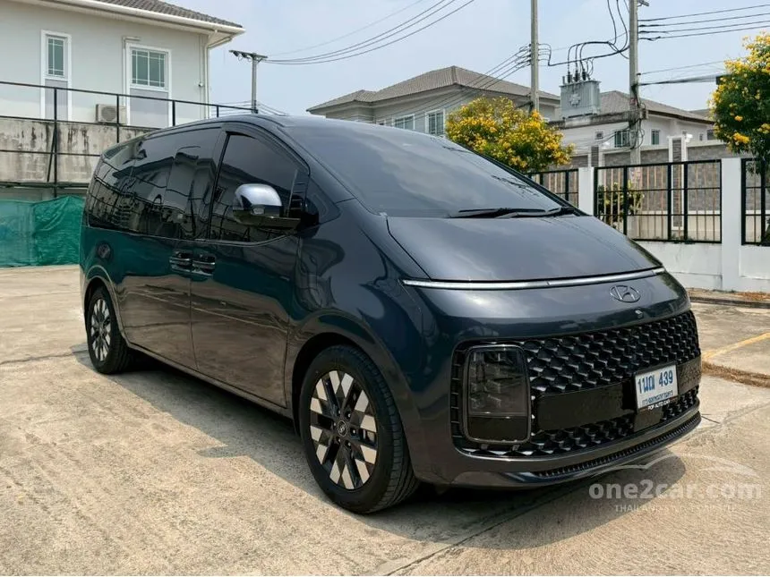 2025 Hyundai Staria Premium Van