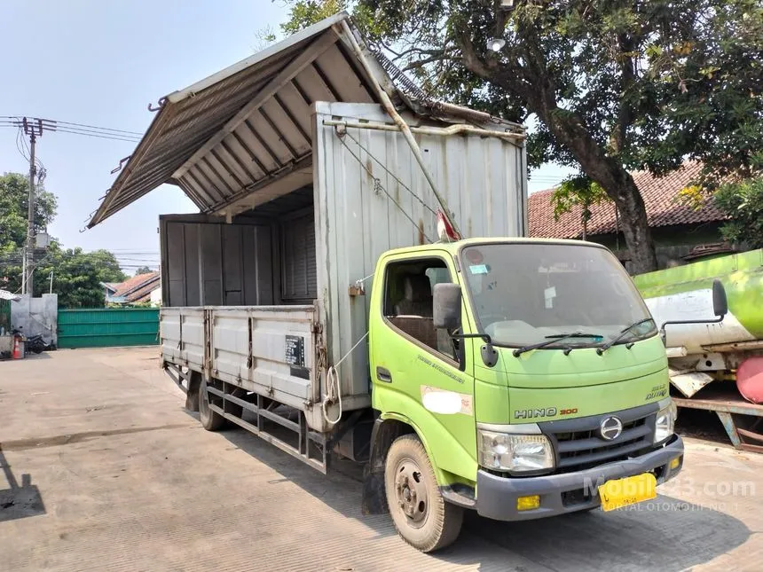 Jual Mobil Hino Dutro 2016 4.0 4.0 di Jawa Barat Manual Trucks Hijau Rp 260.000.000