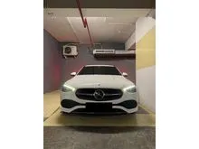 2022 Mercedes-Benz C200 2.0 AMG Final Edition Sedan White on Black Odo 35 Rb (TERMURAH)