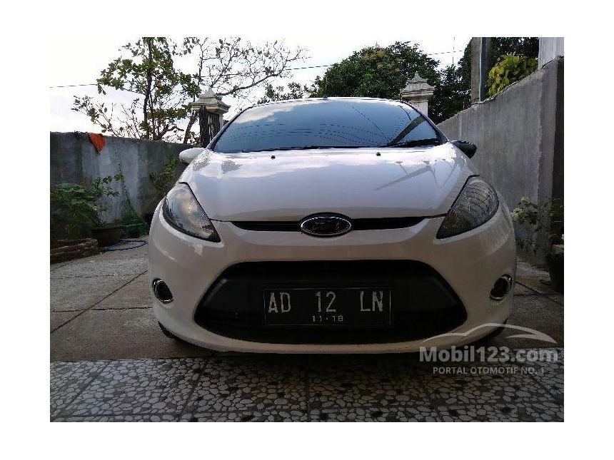 Jual Mobil Ford Fiesta 2012 Trend 1.4 di Jawa Tengah 