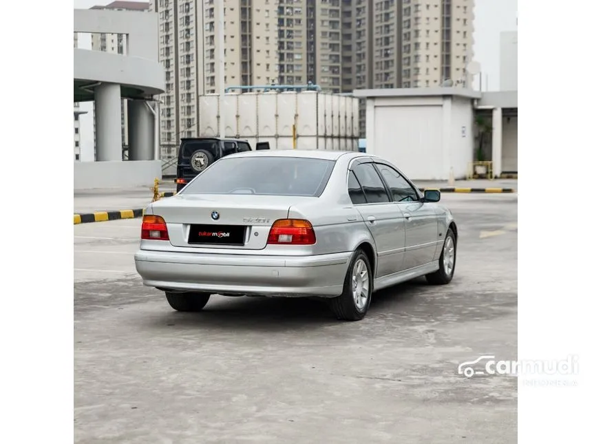 2002 BMW 520i Sedan