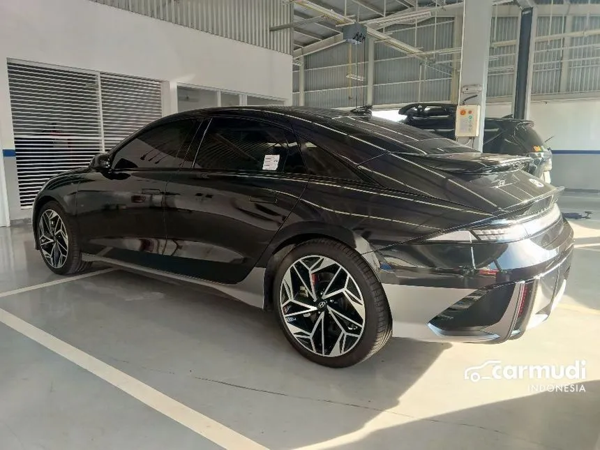 2023 Hyundai IONIQ 6 Signature Long Range Sedan