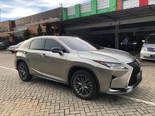 Lexus RX200 Sport SUV Tahun 2017. Free Service 2022. Cat Full Ori seperti Baru