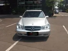 Mercedes-Benz C240 2.4 Sunroof Elegant AT 2004 Silver Cash 147jt Kondisi mobil istimewa bergaransi dan dijamin siap pakai