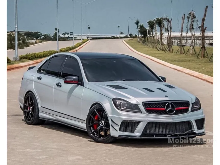 2014 Mercedes-Benz C200 CGI Sedan