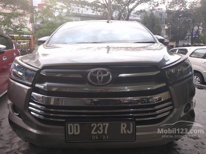 Jual Mobil Toyota Kijang Innova 2016 V 2 0 Di Sulawesi Selatan Manual Mpv Coklat Rp 267 000 000 6196743 Mobil123 Com