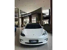 2021 Tesla Model 3 0.0 Performance Sedan White on White GOOD CONDITION