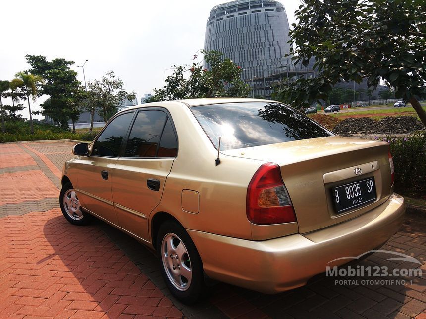 Jual Mobil  Hyundai  Accent  Verna 2001  GLS 1 5 di Banten 