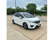 2016 Honda JAZZ 1.5 (ปี 14-22) V+ Hatchback