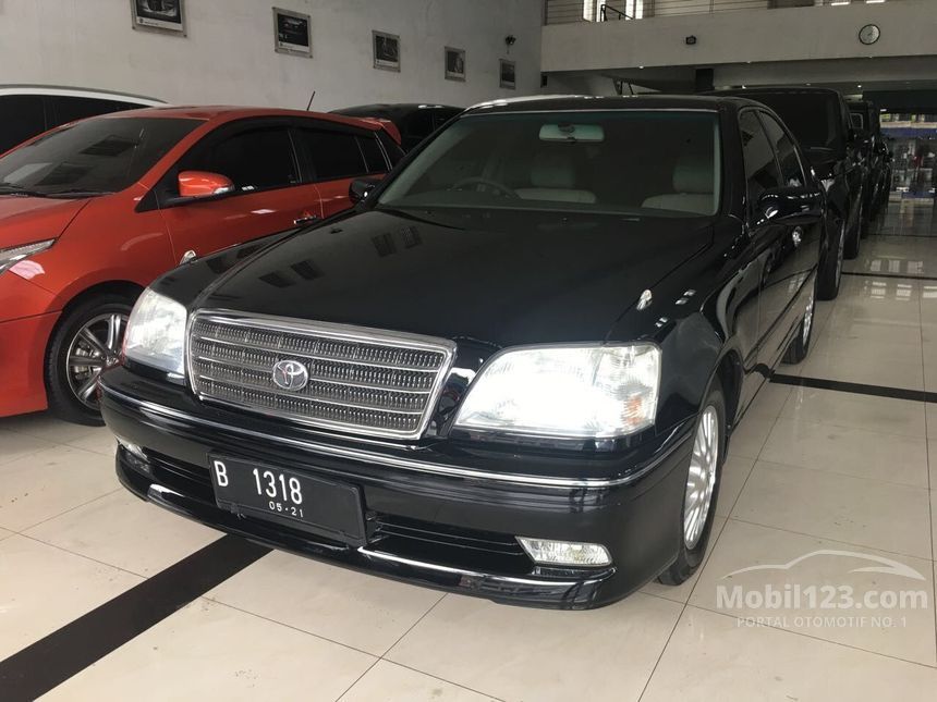 Jual Mobil  Toyota  Crown  2003 Royal  Saloon  3 0 di Jawa 