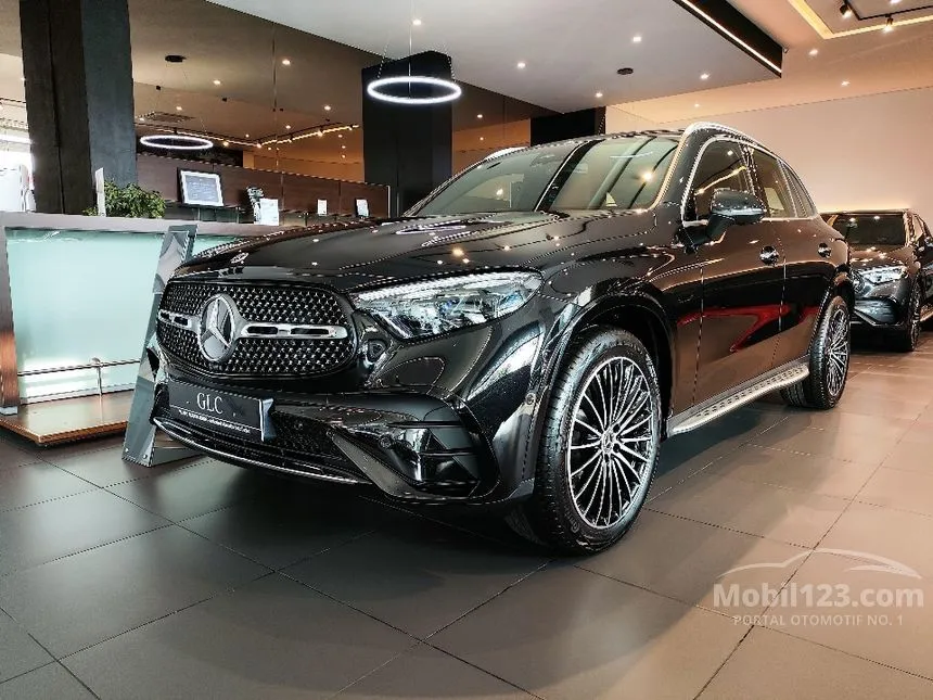 2025 Mercedes-Benz GLC300 AMG Line 4MATIC SUV