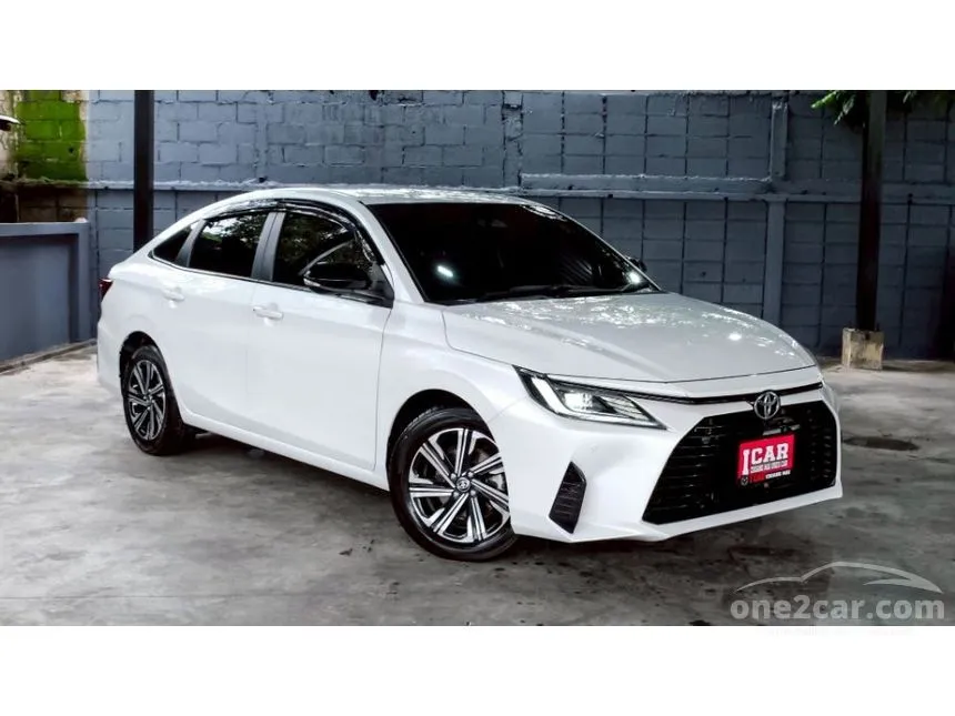 2024 Toyota Yaris Ativ Premium Luxury Sedan