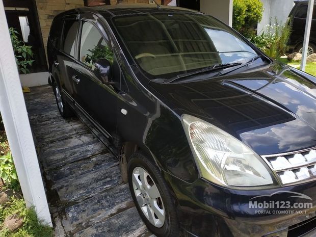 Nissan Mobil  bekas  dijual di Jawa  tengah  Indonesia 