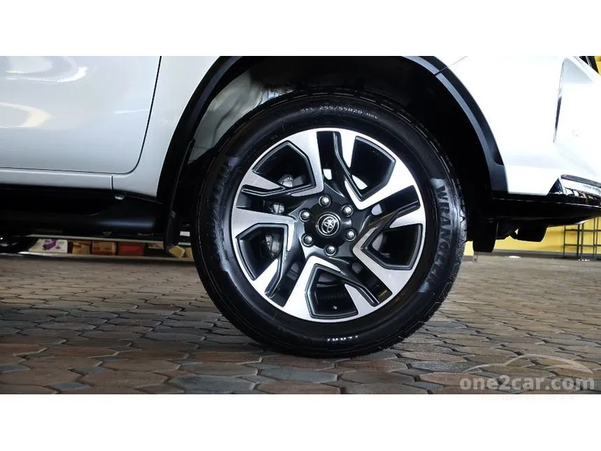 2021 Toyota Fortuner Legender SUV