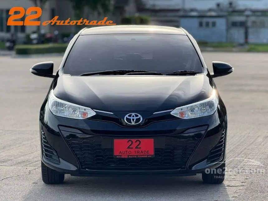 2020 Toyota YARIS Mid Hatchback