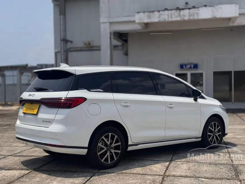 2024 BYD M6 Superior 7 Seater MPV