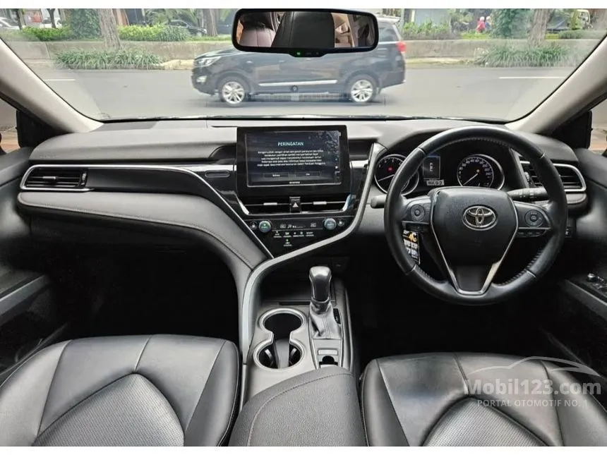 2023 Toyota Camry V Sedan