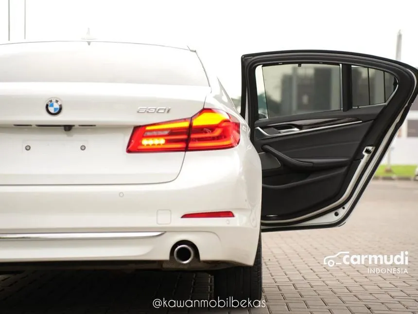 2017 BMW 530i Luxury Sedan