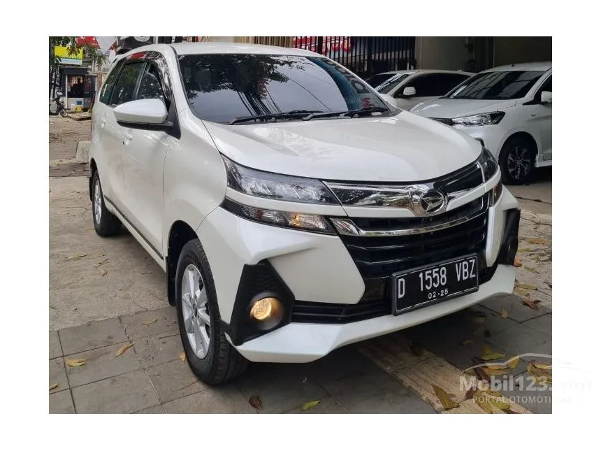 Jual Mobil Daihatsu Xenia 2019 R 1.3 di Jawa Barat Manual MPV Putih Rp 169.000.000