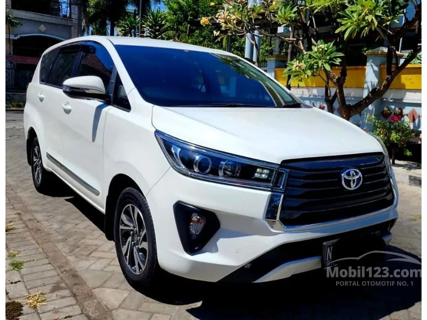 Jual Mobil Toyota Kijang Innova 2021 V 2.4 di Jawa Timur Automatic MPV Putih Rp 418.000.000